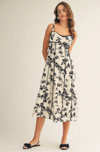 Load image into Gallery viewer, IVE LOV LOV - MIDI BLACK ROSE
