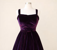 Load image into Gallery viewer, HEMET - PURPLE VELVET DRESS
