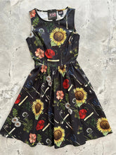 Load image into Gallery viewer, RETROLICIOUS - SLEEVELESS SWING DRESS

