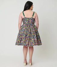 Load image into Gallery viewer, UNIQUE VINTAGE - DITZY GREEN FLORAL DRESS
