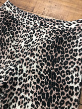 Load image into Gallery viewer, RELOVED- LEOPARD PANTS- 9
