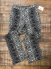 Load image into Gallery viewer, RELOVED- LEOPARD PANTS- 9
