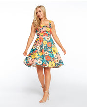 Load image into Gallery viewer, EVA ROSE- RETRO FLOWERS
