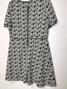 RELOVED- DAISY A LINE- X LARGE