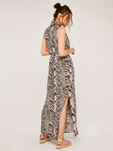 Load image into Gallery viewer, APRICOT- ANIMAL PRINT MAXI
