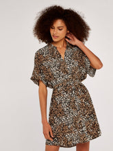 Load image into Gallery viewer, APRICOT- LEOPARD SHIRT DRESS
