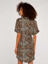 Load image into Gallery viewer, APRICOT- LEOPARD SHIRT DRESS
